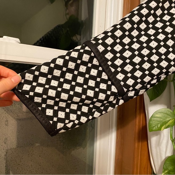 Stich Fix Black & White Pattern Long Sleeve Crewneck Blouse - Picture 3 of 5